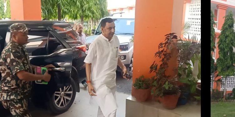 मधेशमा जसपा सत्ताबाट आउट,सरोज यादवले पाएनन् विश्वासको मत