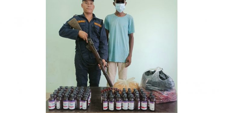 सिरहामा लागुऔषधसहित एक युवक पक्राउ