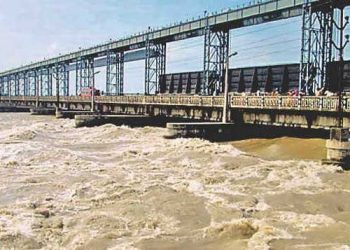 कोशी नदीमा पानीको सतह खतराको तहमा पुग्यो