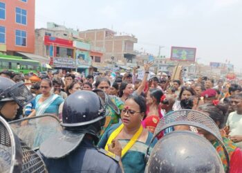 अंशु हत्या प्रकरणमा संलग्न पक्राउको माग गर्दै प्रदर्शन, जनकपुरमा सडक जाम र तोडफोड