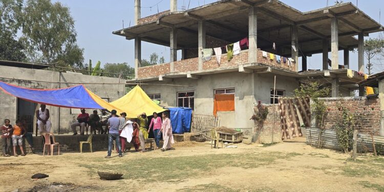 सर्लाहीमा सब-इन्जिनियर प्रमोद यादवको हत्या : शोकमा डुबेको परिवार न्यायको प्रतीक्षामा ।