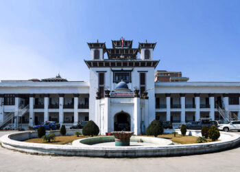 एमालेले निर्वाचन आयोगमा बुझायो समानुपातिक सांसद बन्ने १६ जनाको नाम ।