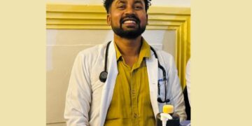 गोलबजारका डा. रुपेश सिंहको सफलता: मेहनत र समर्पणले बनायो प्रेरणाको प्रतीक।